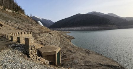 Imagini uimitoare cu un mare baraj din Romania. Constructii nestiute, pe fundul lacului din Retezat VIDEO