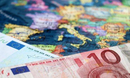 Economistii bulgari: Niciun stat membru UE nu a intrat in zona euro cu un salariu minim mai mic de 500 euro