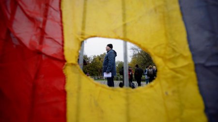 Consilierii din serviciile de probatiune organizeaza un <span style='background:#EDF514'>MITING</span> de protest in Piata Victoriei