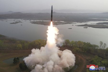 Coreea de Nord a lansat o noua racheta balistica in apele sale estice