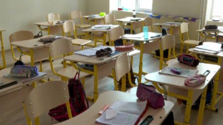 <span style='background:#EDF514'>DIRECTOARE</span>a unei scoli din Olt ar fi agresat un elev de 12 ani. Politia a deschis o ancheta