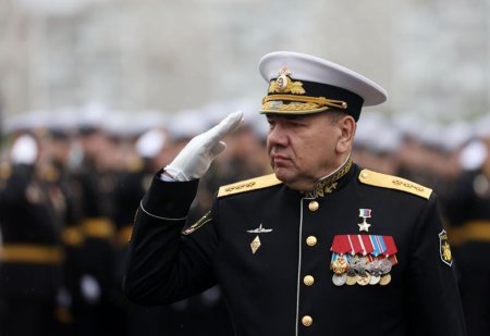 Amiralul Alexander Moiseev a fost numit comandant-sef al Marinei Ruse. <span style='background:#EDF514'>VICEAMIRAL</span>ul Serghei Pinchuk, seful Flotei Marii Negre