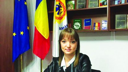 Fiica lui <span style='background:#EDF514'>CORNELIU</span> Vadim Tudor candideaza din partea AUR la Primaria Sectorului 5