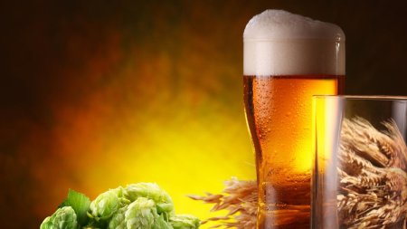 Contrar asteptarilor, romanii au baut mai putina bere anul trecut