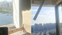 Trei oameni, smulsi de vant din apartamentele unui zgarie-nori din China. O bunica si ne<span style='background:#EDF514'>POTUL</span> ei, luati cu tot cu saltea