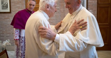 Papa <span style='background:#EDF514'>FRANCISC</span>: Benedict m-a sustinut cu privire la drepturile cuplurilor LGBT