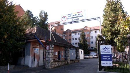 Practica in spitale: spargerea contractelor, pentru a se evita licitatiile