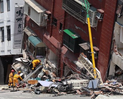 Din ce in ce mai puternic si deosebit de infricosator, spun unii taiwanezi despre sesimul de peste 7 grade care le aminteste de dezastrul din 1999