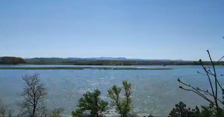 Forta naturii: ce frumos a inverzit noua insula din mijlocul Dunarii, din dreptul orasului Galati VIDEO