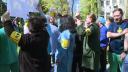 Continua protestele in Sanatate. Sute de angajati au iesit in curtile unitatilor pentru a-si manifesta nemultu<span style='background:#EDF514'>MIRI</span>le