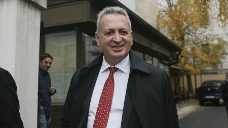 Dupa 8 ani, DNA a clasat un dosar al fostului ministru <span style='background:#EDF514'>RELU FENECHIU</span>, acuzat ca ar fi luat o mita de 4,3 milioane euro