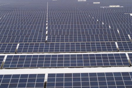 Uniunea Europeana investigheaza o licitatie din Romania pentru construirea unui parc fotovoltaic. Ofertantii sunt companii chineze