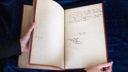 Un manuscris Sherlock Holmes a lui Arthur Conan <span style='background:#EDF514'>DOYLE</span> a fost evaluat la suma de 1.2 milioane de dolari