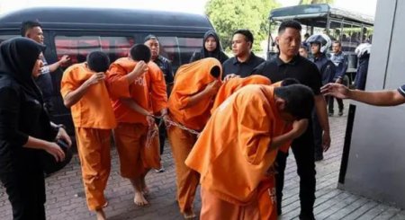 13 adolescenti risca pedeapsa cu moartea, dupa ce au ucis in bataie un coleg pe care il suspectau ca le-a furat echivalentul a 17 euro, in Malaezia