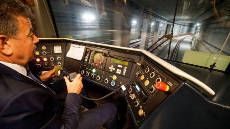 Metroul, lasat fara mecanici de conducerea companiei