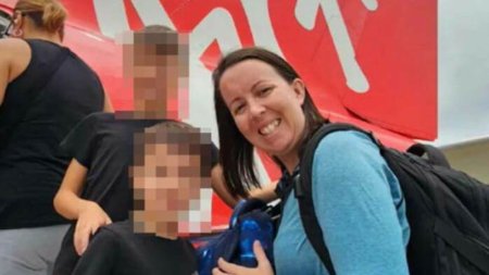 Incident revoltator pe aeroport: Un pasager dat jos din avion pentru o poza banala cu familia