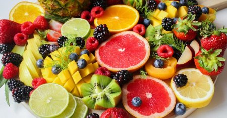 Fructul care are mai multa vitamina C decat o lamaie sau o portocala. Creste in Romania, iar romanii il adora