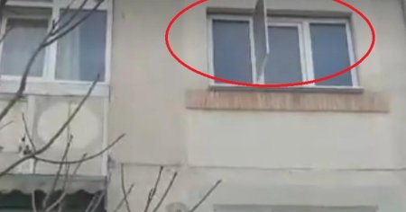 Caz socant in Mioveni: O fetita de 4 ani, a cazut de la etajul 2 si este <span style='background:#EDF514'>IN COMA</span>. In urma cu trei ani a patit acelasi lucru