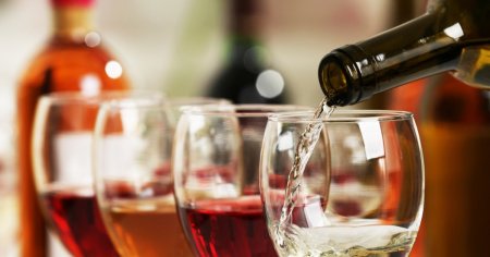 Sase mici trucuri sugerate de experti cu care puteti reusi sa reduceti consumul de alcool fara frustrari