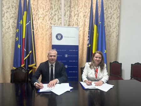 Campus profesional regional la Galati, investitie de 22 de milioane de euro / Primarul Ionut Pucheanu si ministrul Ligia Deca au semnat contractul