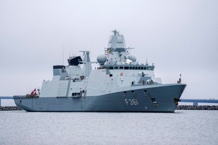 Seful danez al apararii a fost demis dupa ce armamentul de pe o fregata s-a defectat in timpul unei lupte in Marea Rosie cu <span style='background:#EDF514'>REBEL</span>ii houthi