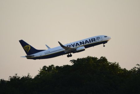 <span style='background:#EDF514'>RYANAIR</span> va relua zborurile catre Israel incepand cu luna iunie