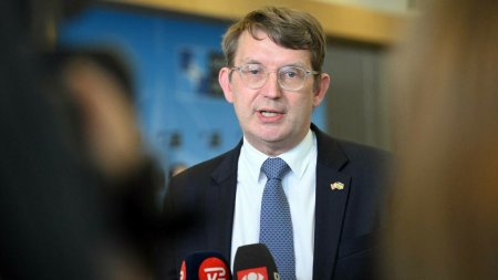 Ministrul Apararii din Danemarca, dupa demiterea sefului armatei: 