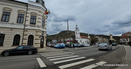 Orasul din Apuseni unde pana nu demult <span style='background:#EDF514'>PLOUA</span> cu acid sulfuric. Era cel mai poluat din Europa anilor '80 VIDEO