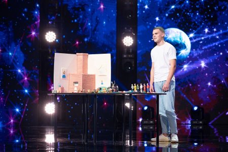 Romanii au talent, 5 aprilie. Un tanar din Republica Moldova vrea sa surprinda cu ceea ce face cu plastilina