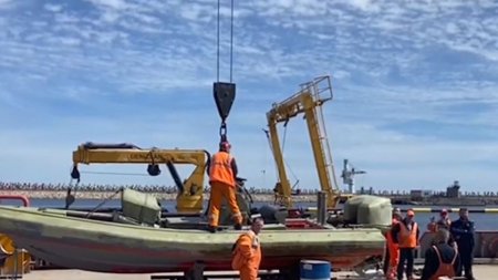 Alerta in Portul Midia: un obiect suspect a fost gasit pe barca recuperata din largul marii, in zona localitatii Tuzla. Autoritatile cred ca este o drona marina din Ucraina