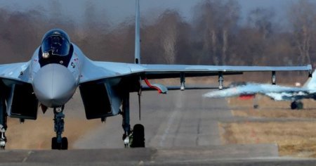 Ucrainenii au distrus cel putin sase bombardiere rusesti intr-un atac asupra aerodromului 
