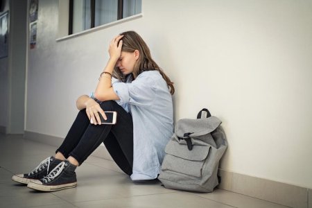 (P) Anxietatea adolescentului: cauze si factori declansatori