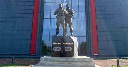 Mercenarii Grupului Wagner le-au facut un monument liderilor lor, Evgheni P<span style='background:#EDF514'>RIGO</span>zhin si Dmitri Utkin
