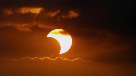 Atentie la eclipsa de Soare 2024. Care sunt riscurile pentru oameni