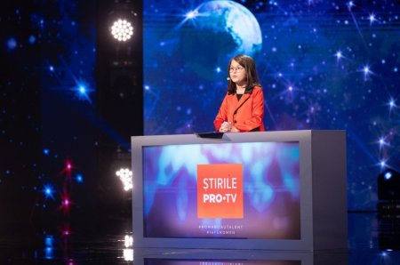 Cine e Delia Papazicu, fetita care a imitat-o pe Andreea Esca la Romanii au talent, sezonul 14. <span style='background:#EDF514'>ANDI MOI</span>sescu: Niciodata sa nu raspunzi la intrebarea «Ce salariu ai»?