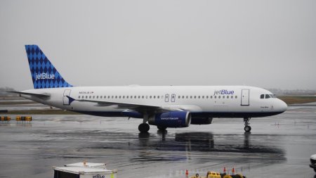 Pista de aterizare a Aeroportului din Oradea a fost extinsa