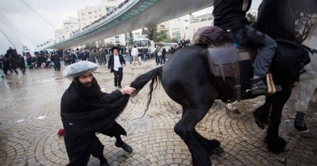 O disputa interna aprinsa asupra recrutarii evreilor ultraortodocsi ar putea duce la caderea guvernului Netanyahu