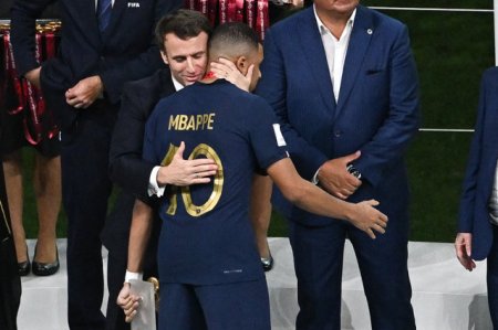 Em<span style='background:#EDF514'>MANUEL</span> Macron spera ca il va vedea pe Kylian Mbappe la Jocurile Olimpice de la Paris