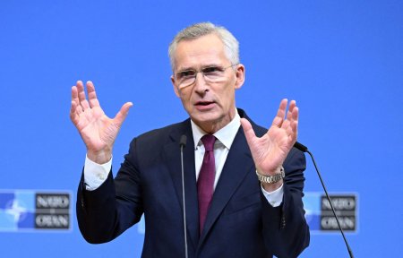 Secretarul general al NATO: Ucraina trebuie sa decida singura ce compromisuri este gata sa faca la masa negocierilor