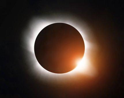 Eclipsa de Soare din 8 aprilie sporeste energia de Foc a Berbecului. Ce influente are asupra fiecarei zodii