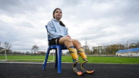 Iana, fetita care si-a pierdut <span style='background:#EDF514'>PICIOARELE</span> in atacul de la Kramatorsk, va alerga la maratonul de la Boston: Strang bani pentru proteze pentru soldati