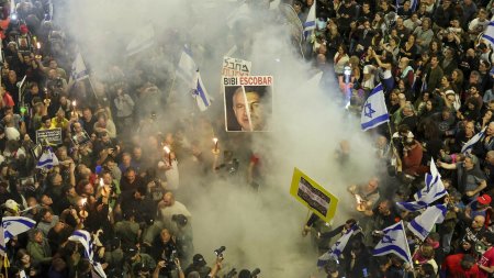 Israelienii nu mai au rabdare cu Bibi Netanyahu. Protestatarii furiosi i-au cerut demisia si un pact cu teroristii Hamas