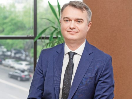 Business Magazin. <span style='background:#EDF514'>BANCA TRANSILVANIA</span> a cumparat OTP si pentru ca grupul financiar ungar are o divizie puternica de leasing:  Ce spune Toni Tataru, CEO al OTP Leasing