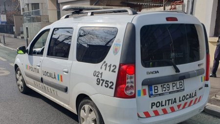 Patru masini ale Politiei Locale din Bucuresti au fost amendate pentru parcarea ilegala