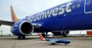 FAA va investiga carcasa unui motor al unui avion Boeing 737-800 s-a rupt in timpul decolarii | VIDEO