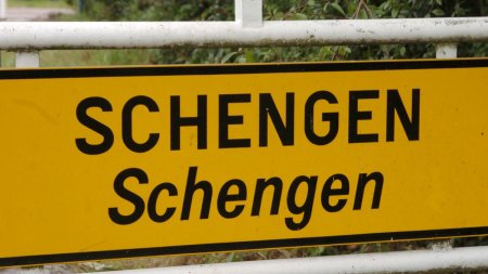 Statele Schengen au reintrodus controalele la frontiere!