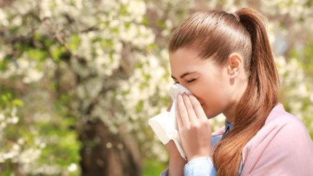 1 din 4 romani sunt diagnosticati cu o forma de alergie | Tratamentul care poate vindeca total aceasta problema: Modifica evolutia bolii