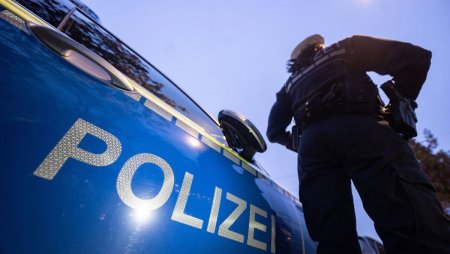 Trei romani colegi de apartament in Germania au iesit in strada si-au bagat in spital doi barbati, alesi la intamplare, apoi au ranit doi politisti