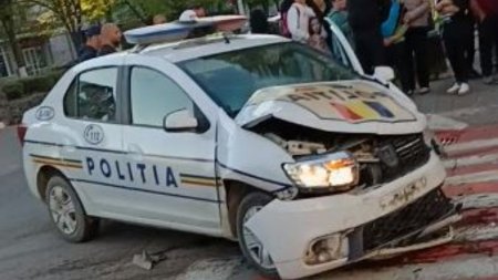 Masina de politie, implicata intr-un accident, in timp ce se afla in misiune, in Ialomita. Un agent a fost ranit