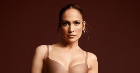 Jennifer Lopez face reclama la <span style='background:#EDF514'>CHILOTI</span>i invizibili